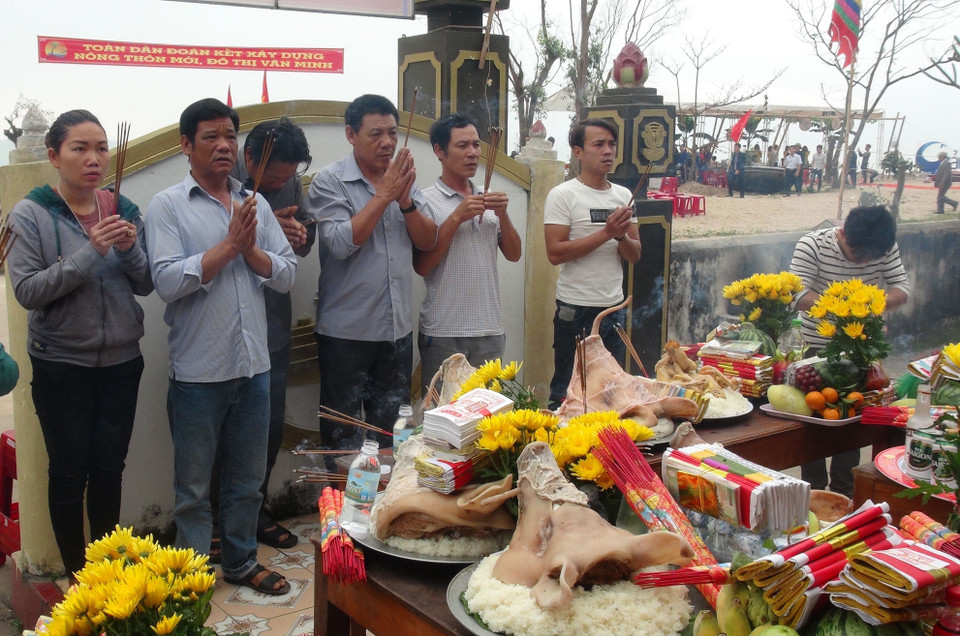越南广平省景阳求鱼节热闹开场。（图片来源：越通社）