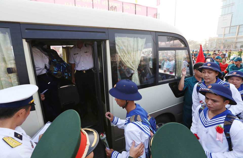 2018年度新兵入伍欢送仪式场景。（图片来源：越通社）