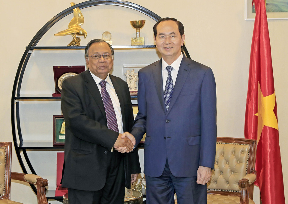 陈大光会见孟加拉国外交部长阿布•阿里。 越通社记者 颜创 摄