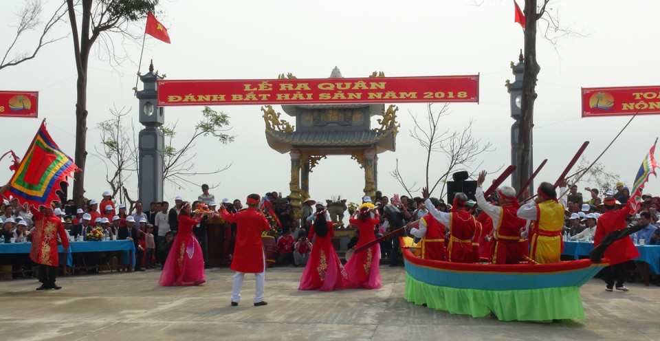 越南广平省景阳求鱼节热闹开场。（图片来源：越通社）