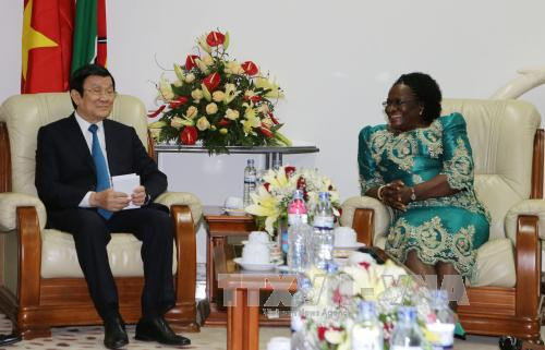  张晋创主席会见莫桑比克议会议长维罗尼卡·马卡莫（Veronica Macamo）。（图片来源：越通社）