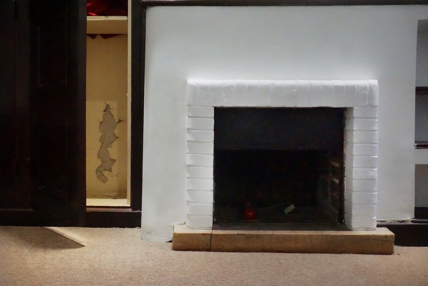 此外，别墅里所有房间的木质壁炉和嵌入式柜仍保持着原始状态。图片来源：vietnam+