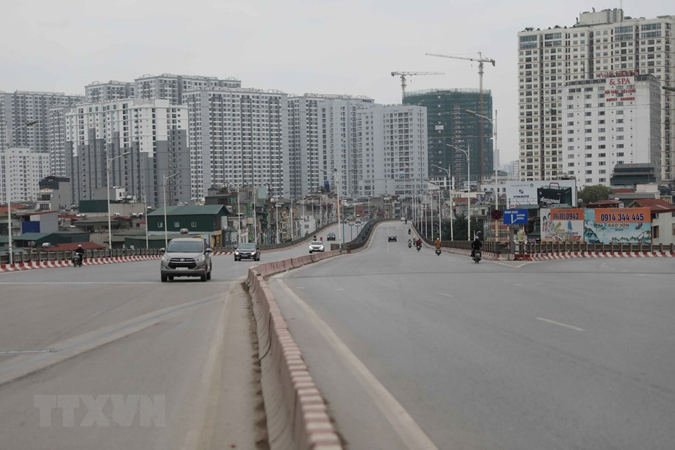 永绥桥上很少有人来往。越通社记者 辉雄 摄