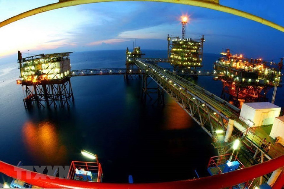 油气生产行业是越南尖端经济产业， 为全国工业化和现代化事业做出积极贡献。越通社记者 辉雄 摄