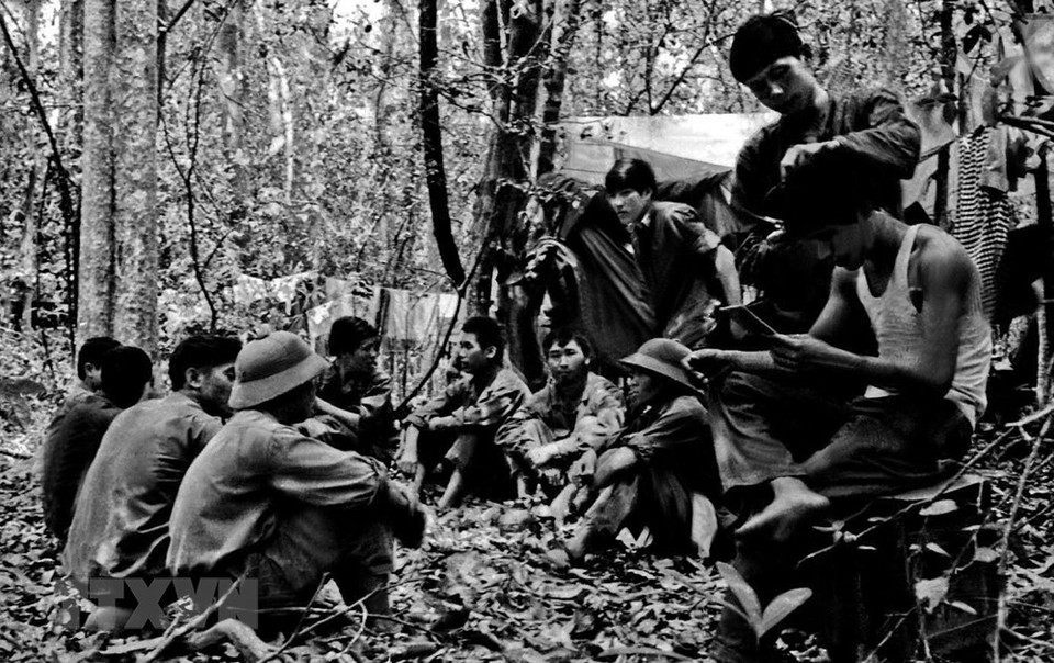 在1975年胡志明战役中， 越南通讯社记者已向解放通讯社提供支援。图自越通社