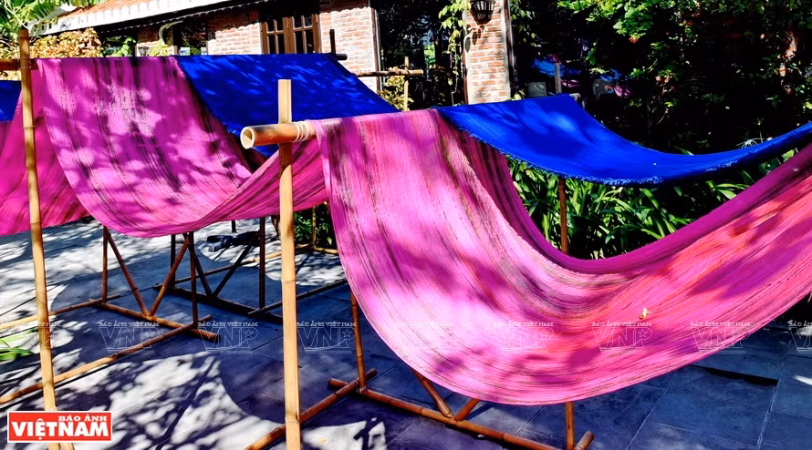 广南丝绸之美。越通社记者 清和 摄