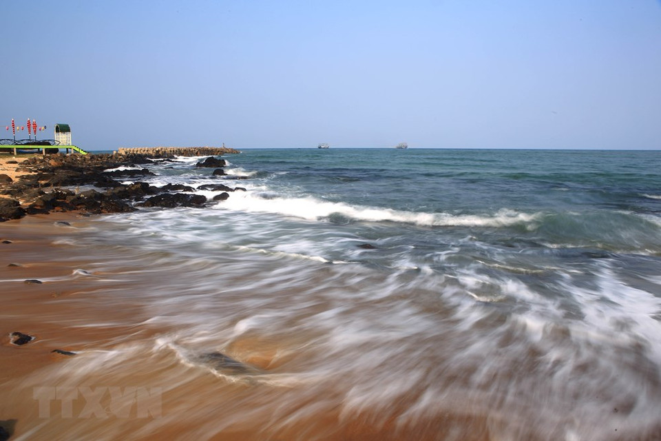 松门海滩早就成为吸引众多国内外游客的旅游景点。越通社记者湖桥 摄