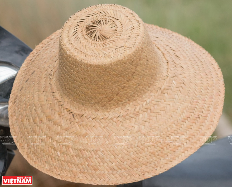 美观抢眼的若干蒲草工艺品。越通社记者 成达 摄