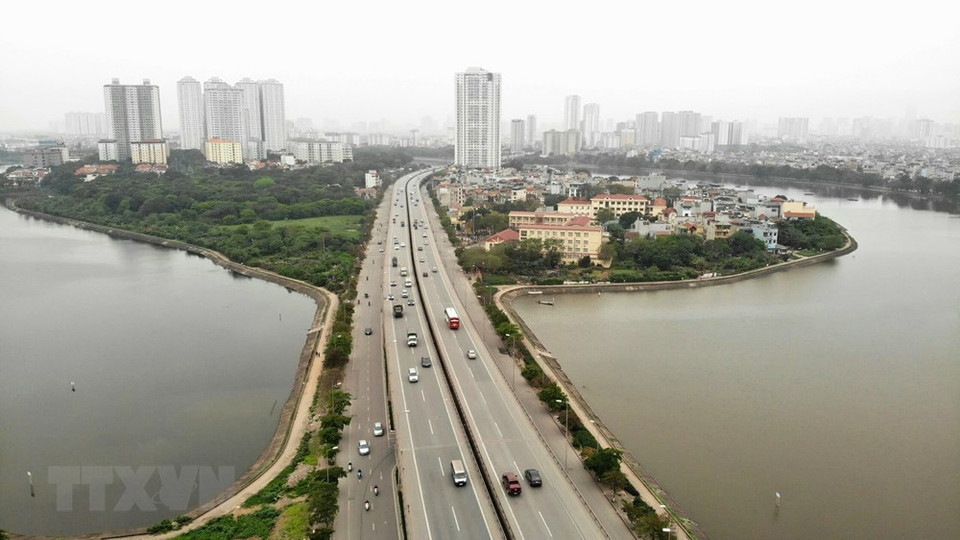 首都河内南部交通枢纽 ，解放路和三号环城公路交通流量明显下降。越通社记者 名岚 摄