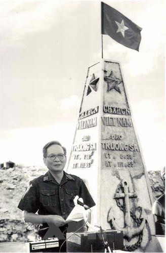 1988年5月走访长沙群岛时，原国防部部长黎德英大将发表重要演讲，其中强调越南对长沙群岛的神圣主权和长沙部队在维护国家主权的责任和使命。黎德英大将的演讲被视为 “长沙宣言”，其对新形势下维护祖国海洋岛屿和领主主权具有重要意义。图自越通社