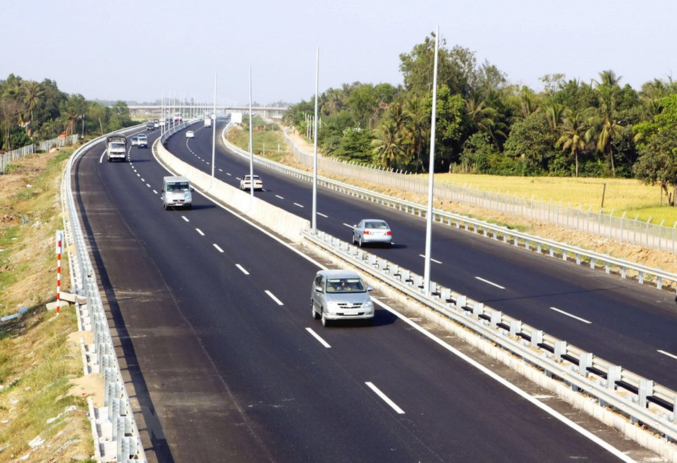 长达40公顷的西贡-忠良高速公路于2010年底正式竣工。 越通社 英尊 摄