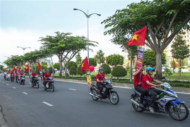 为越南足球队助威 图自越通社