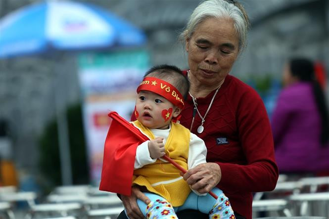 为越南足球队助威 图自越通社