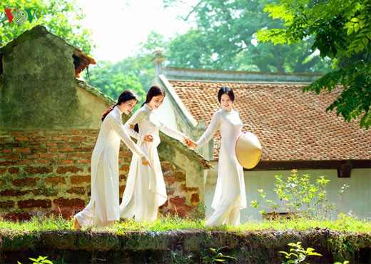 参展的一些作品（图片来源：vov.vn）