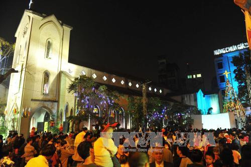 数千人欢聚于河内各教堂，喜迎圣诞节（图片来源：越通社）