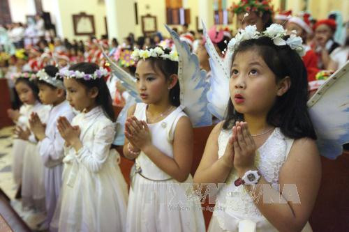 林同省大叻市主教座堂圣诞晚会（图片来源：越通社）