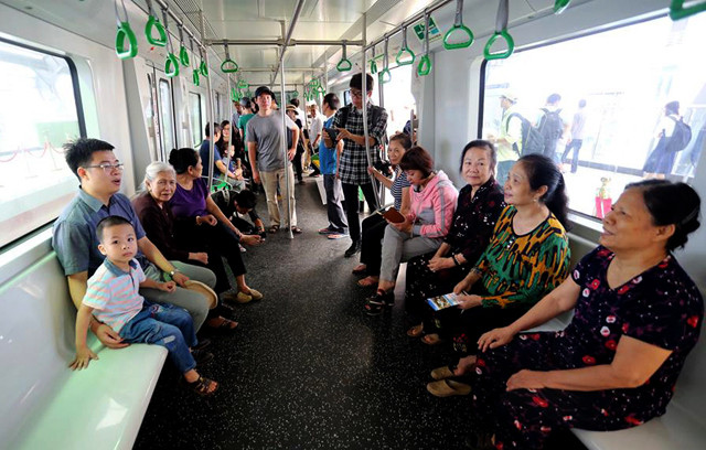 车时速为80公里，每两分钟有一班。（图片来源：《人民报网》）