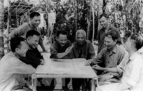 以才华横溢和无私奉献精神，黄文泰成为胡志明主席时代中优秀的民族英雄。（图自越通社）