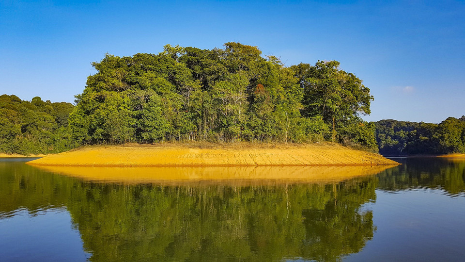 秋天夕阳为帕框湖景色增添一股浪漫气息。（越通社记者 潘俊英 摄）