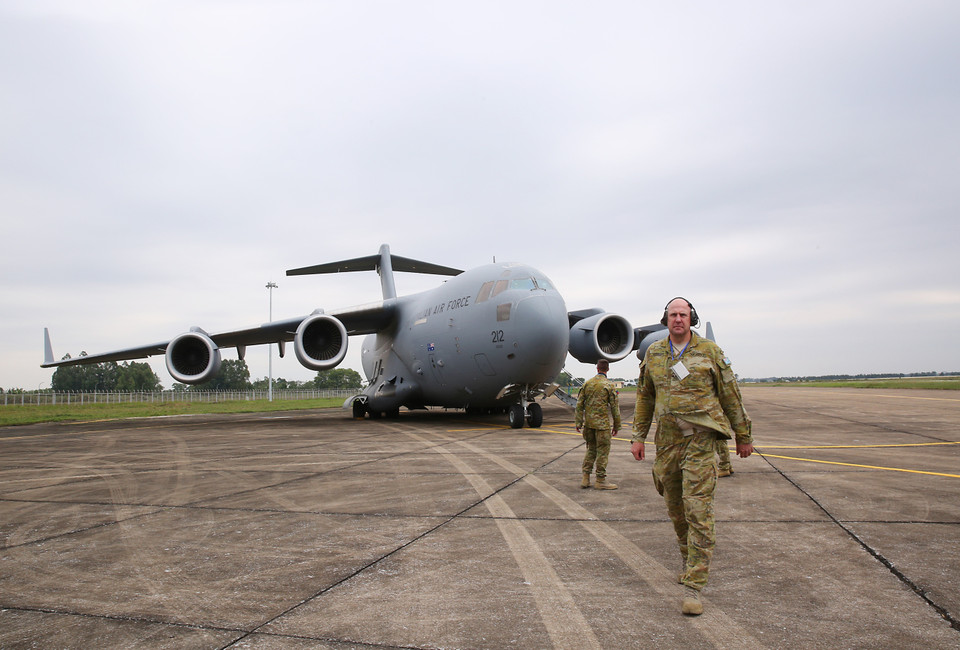 澳大利亚皇家空军C-17环球霸王III（C-17A Globemaster III）运输机承载越南二号二级野战医院第一小组的28名干部、人员和设备前往南苏丹执行任务。越通社记者 杨江 摄