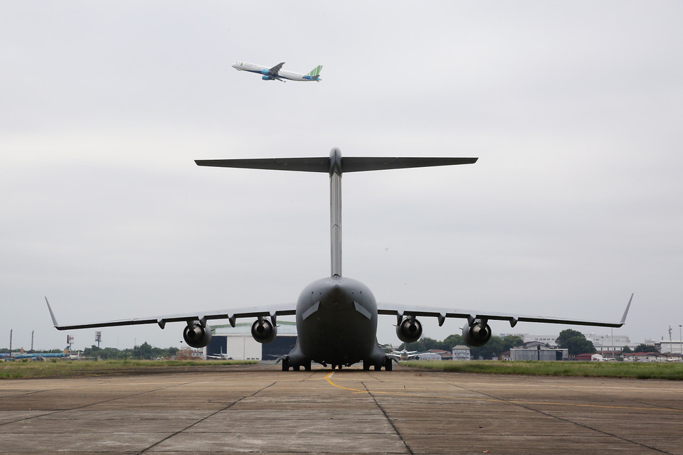 澳大利亚皇家空军C-17环球霸王III（C-17A Globemaster III）运输机承载越南二号二级野战医院第一小组的28名干部、人员和设备前往南苏丹执行任务。越通社记者 杨江 摄