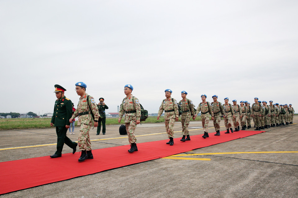 二号二级野战医院第一小组共有28名干部、人员，其中包括两名女干部。越通社记者 杨江 摄