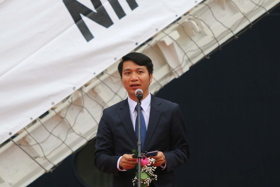 越南共青团中央书记、越南青年国家委员会副主任阮玉梁在迎接仪式上发言。越通社记者 青武 摄