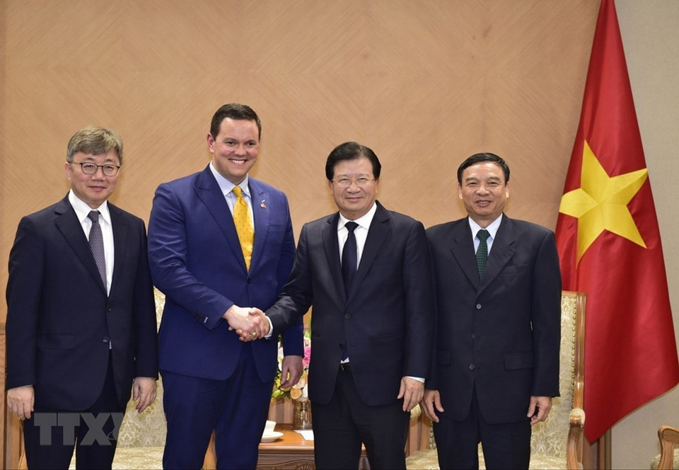 越南政府副总理郑廷勇于2月11日下午会见了关注越南液化天然气项目的美国和韩国投资者小组（ECV）。越通社记者 文叠 摄