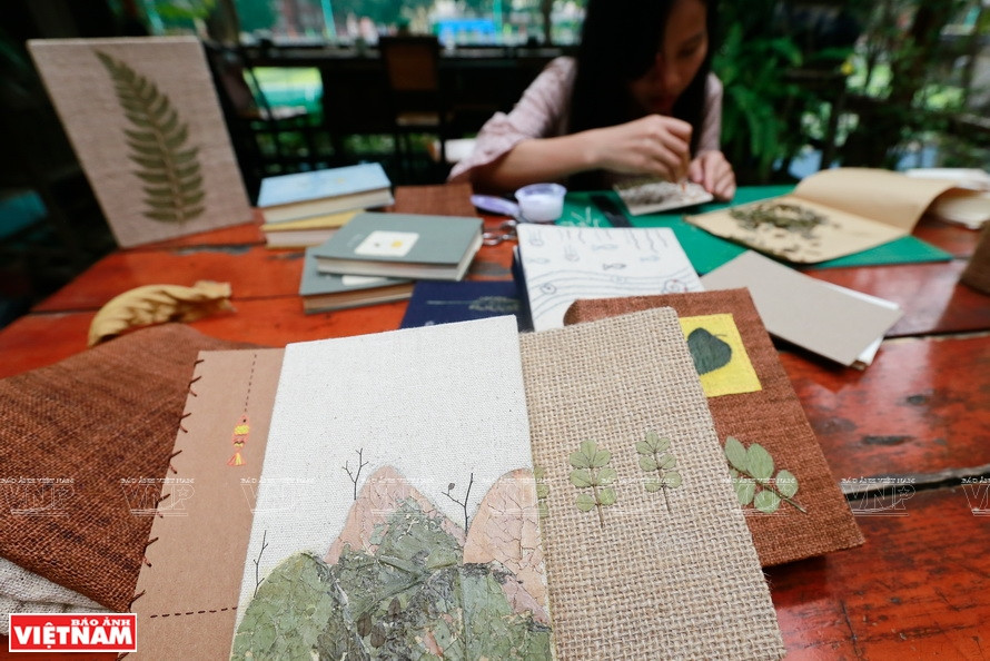 花草叶手工厂的产品堪称精妙考究、创意十足。图自越通社