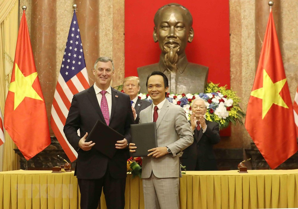 2019年2月27日，越共中央总书记，国家主席阮富仲和美国总统唐纳德•特朗普见证了越竹航空公司（Bamboo Airways）与波音公司之间总额近30亿美元的10架波音787梦想飞机采购合同签署仪式。越通社记者 芳华 摄