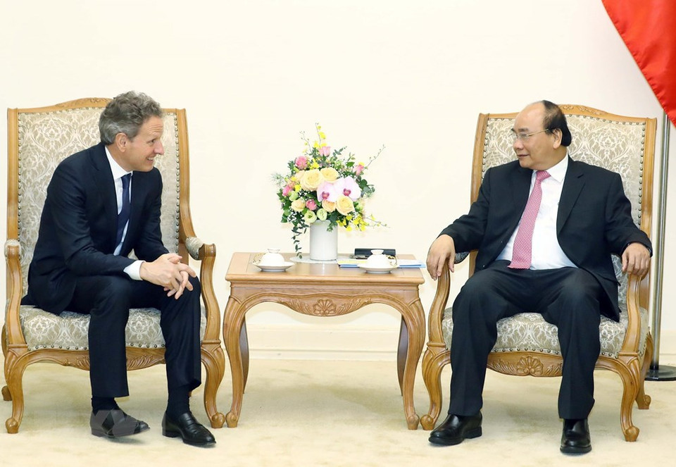 越南政府总理阮春福于5月7日在政府所在地会见美国前财政部长、现华平投资（Warburg Pincus）基金会主席蒂莫西•盖特纳(Timothy Geithner)。越通社记者 统一 摄