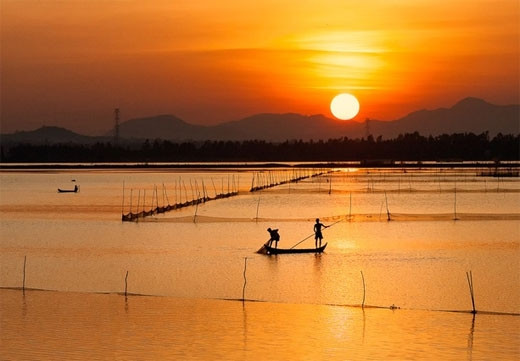 摄影师黄福厚40张照片于11月19日开始在“安江汛期”图片展中展出（图片来源：vnexpress.net）