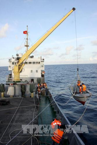  年货开始被送上高脚屋。（图片来源：越通社）