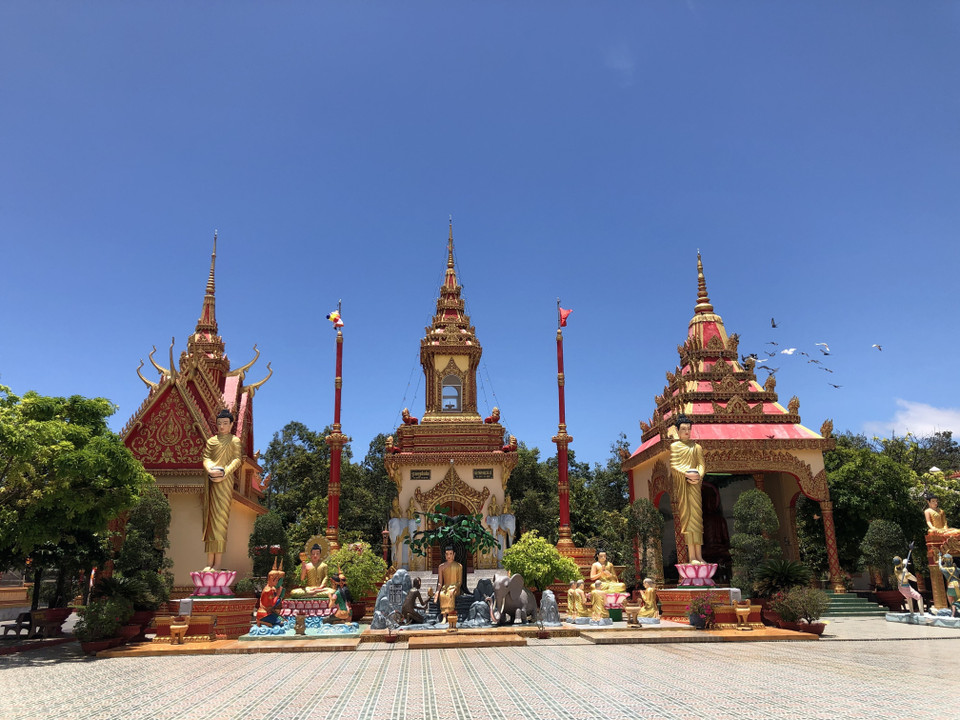 暹干寺里的塔区。图自越通社