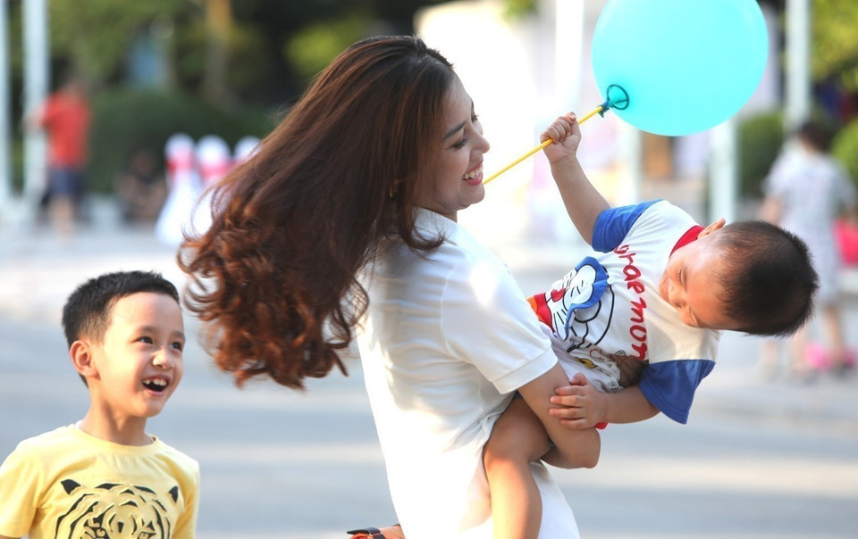 儿童保护、照顾与教育是全社会的一项重大任务。图自越通社