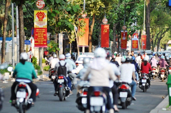 胡志明市各条街道张灯结彩迎选举日。（图片来源：越共电子报）