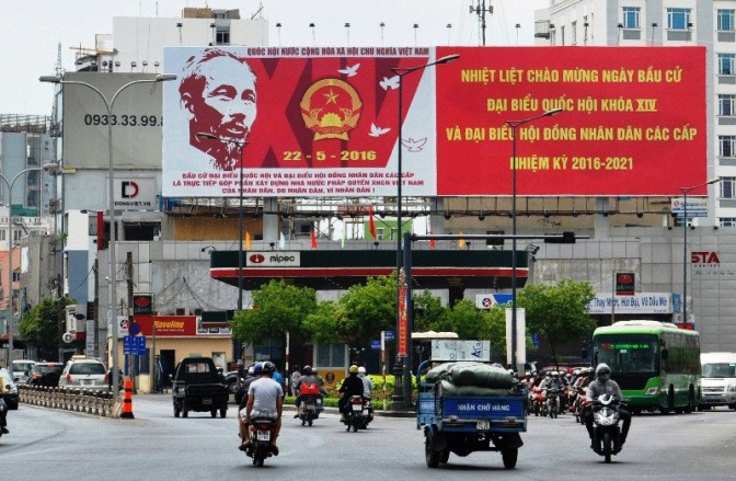 胡志明市各条街道张灯结彩迎选举日。（图片来源：越共电子报）