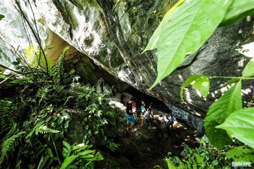 引进洞口的通道。