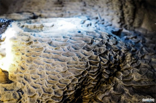 由水流形成的岩石形状。