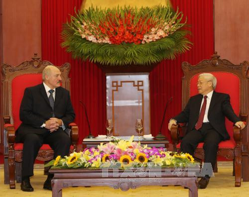 越共中央总书记阮富仲会见白俄罗斯总统卢卡申科。（图片来源：越通社）