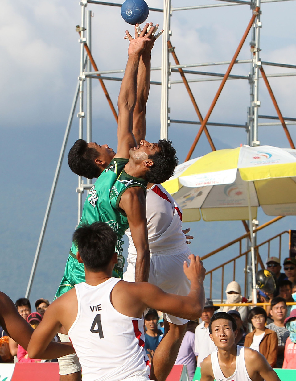 越南和巴基斯坦手球队（图片来源：越通社）