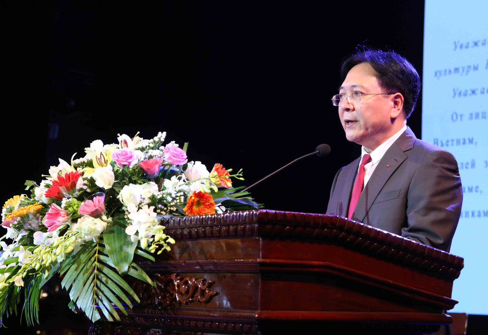 越南文化体育与旅游部副部长王维边在开幕式上发言。越通社记者 摄