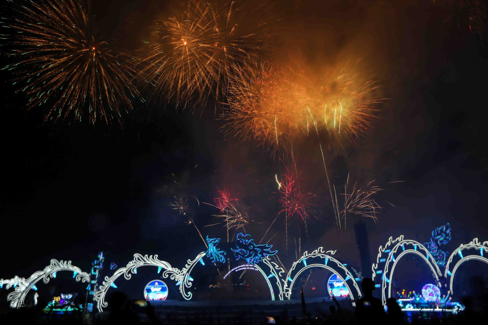 2018广宁-下龙国家旅游年--2018年下龙狂欢节开幕仪式。（图片来源：越通社）