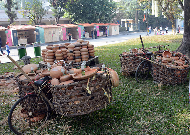 河内巴茶陶瓷村的工艺品（图片来源：人民报）