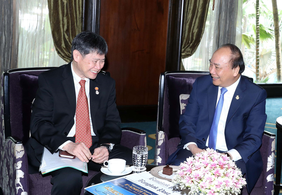 阮春福与东盟秘书长林玉辉。 越通社记者 统一 摄