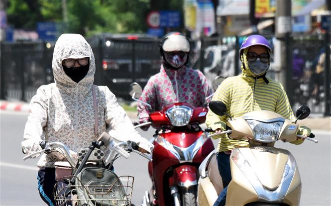 高温天气严重影响到居民生活。（图片来源：越通社）
