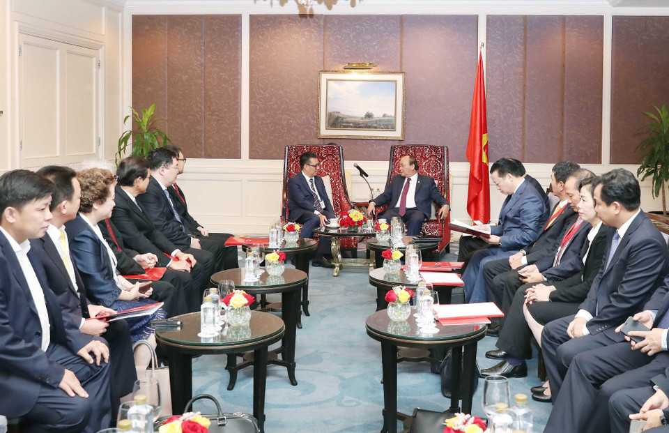 阮春福会见泰国企业。 越通社记者 统一 摄