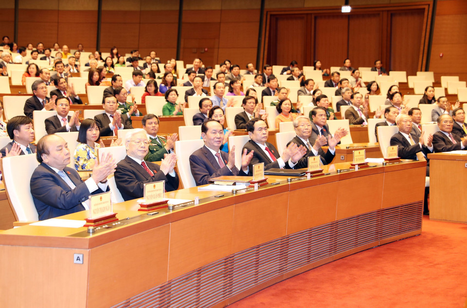 越共中央总书记阮富仲和越南党、国家领导出席闭幕式。（图片来源：越通社）