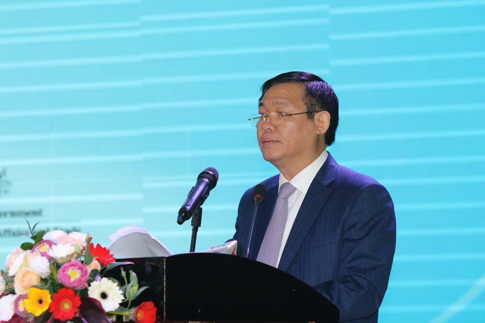 越南政府副总理王廷惠发表讲话。（图片来源：越通社）