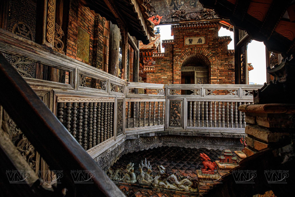 博物馆陈列着3000多件从石器时代至今与越南传统医学的珍贵文物，如拥有2500年历史的铡药刀、碾药用具。图自 越通社/《越南画报》